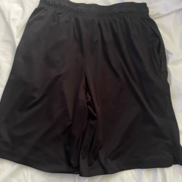 Black shorts - Picture 2 of 3